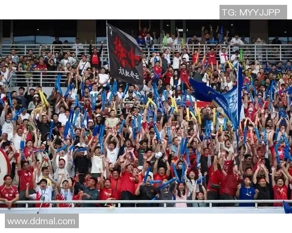 李家德用实力书写足球传奇点燃球迷热情展现无畏拼搏精神